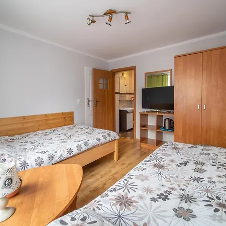 홈스테이 Goscinne Magda 스클라르스카포렘바